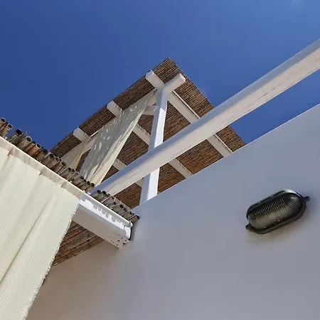 La Maison Blanche 3* 아기오스 스테파노스